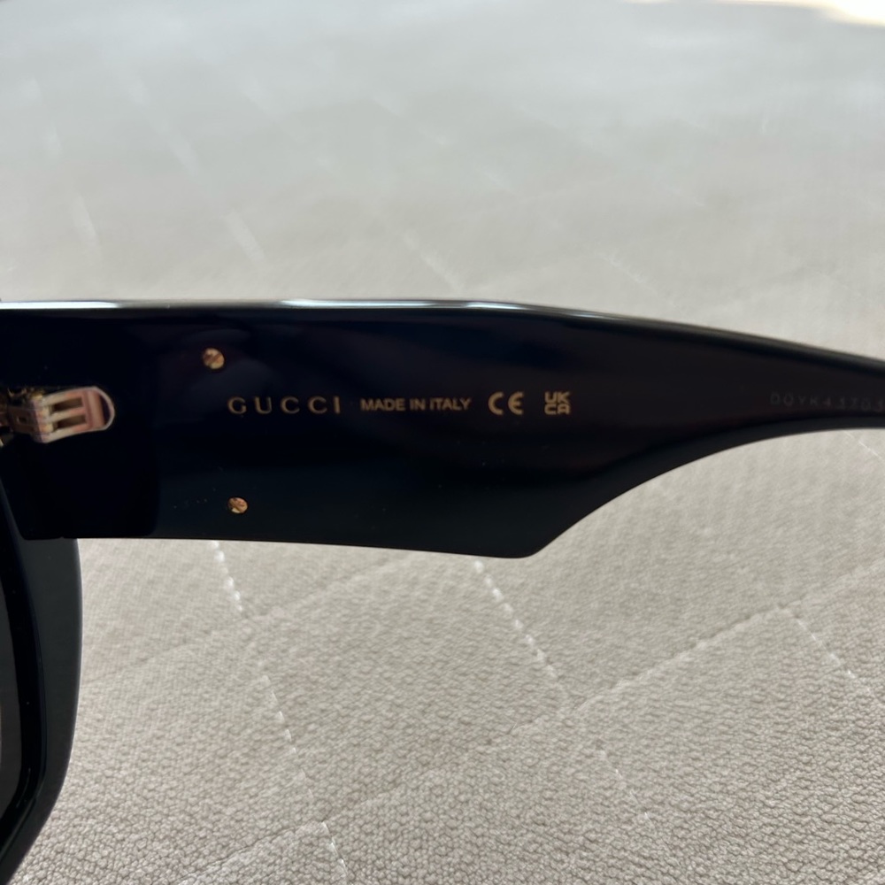 Gucci Rectangular Frame Sunglasses - image 6